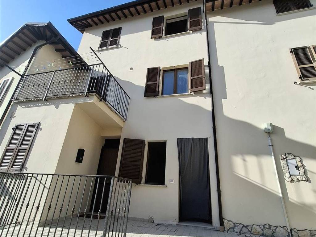 Casa indipendente a Nocera umbra in Fraz. Ponte Parrano, 66 - Foto 2