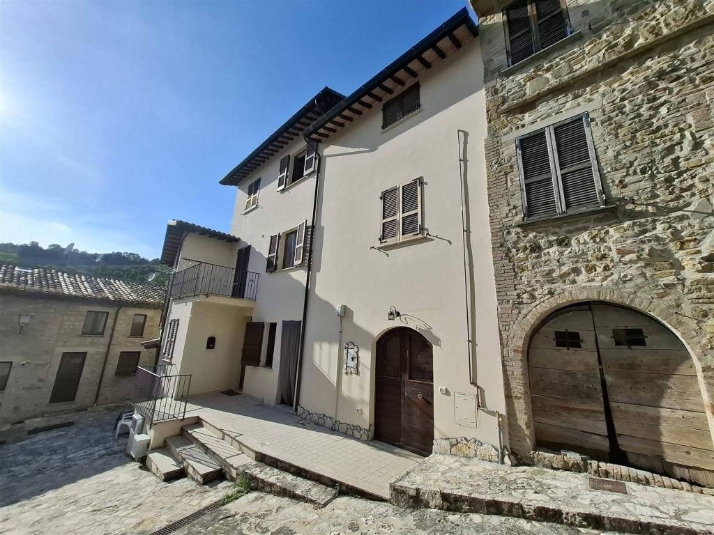 Casa indipendente a Nocera umbra in Fraz. Ponte Parrano, 66 - Foto 3