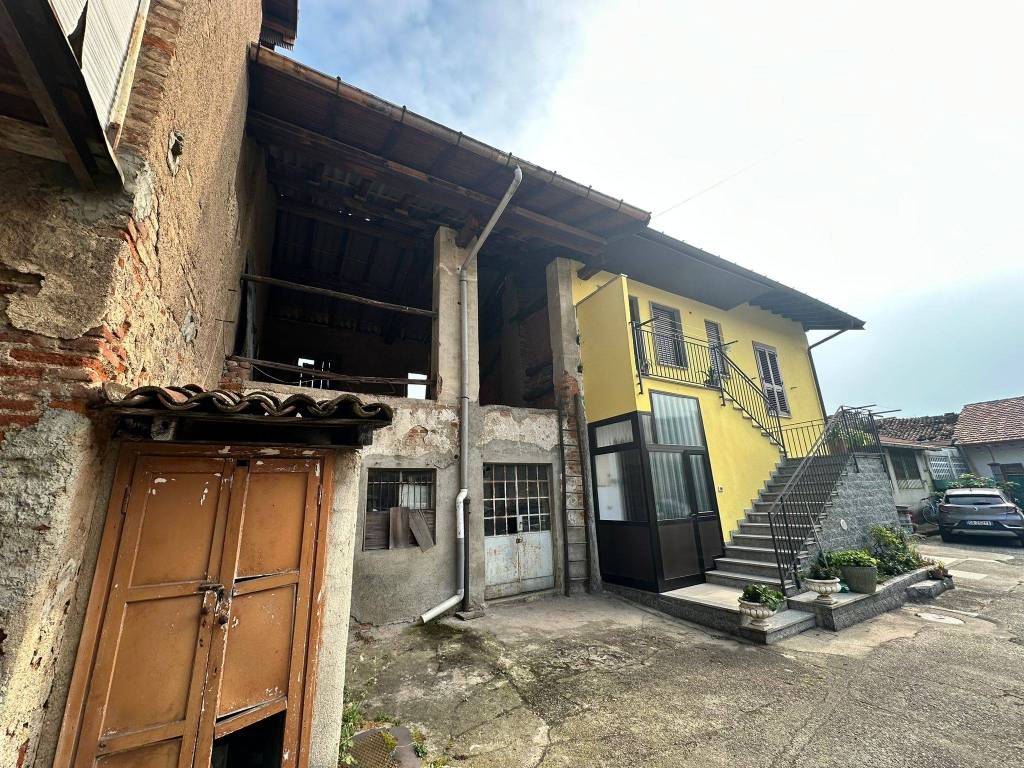 Rustico / casale a Samarate in Via Giuseppe Garibaldi, 18 - Foto 3