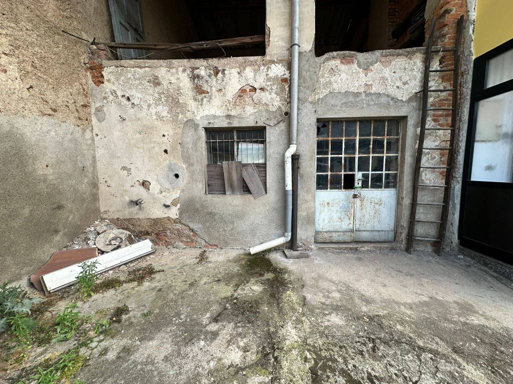 Rustico / casale a Samarate in Via Giuseppe Garibaldi, 18 - Foto 4