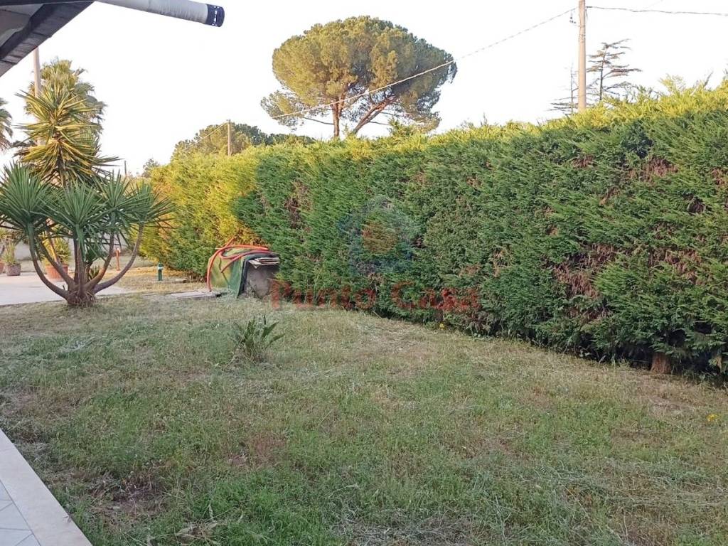 Villa a Andria in Via Castel del Monte - Foto 4