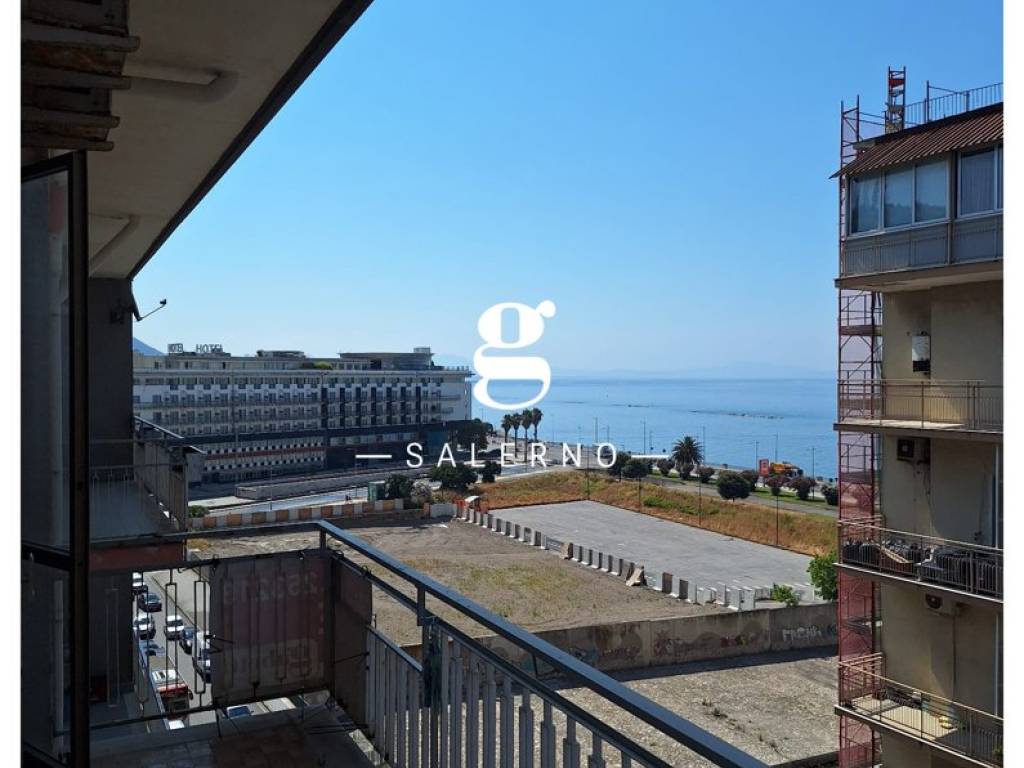 Appartamento a Salerno in corso garibaldi - Foto 2