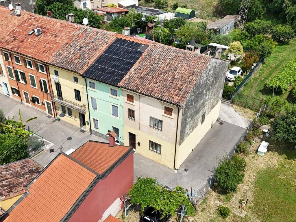 Casa indipendente a Caldiero in Contrada Case Nuove, 9 - Foto 2