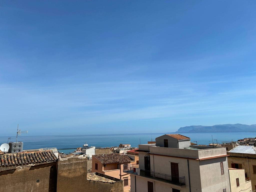 Casa indipendente a Castellammare del golfo in Via Bucceria, 48 - Foto 2