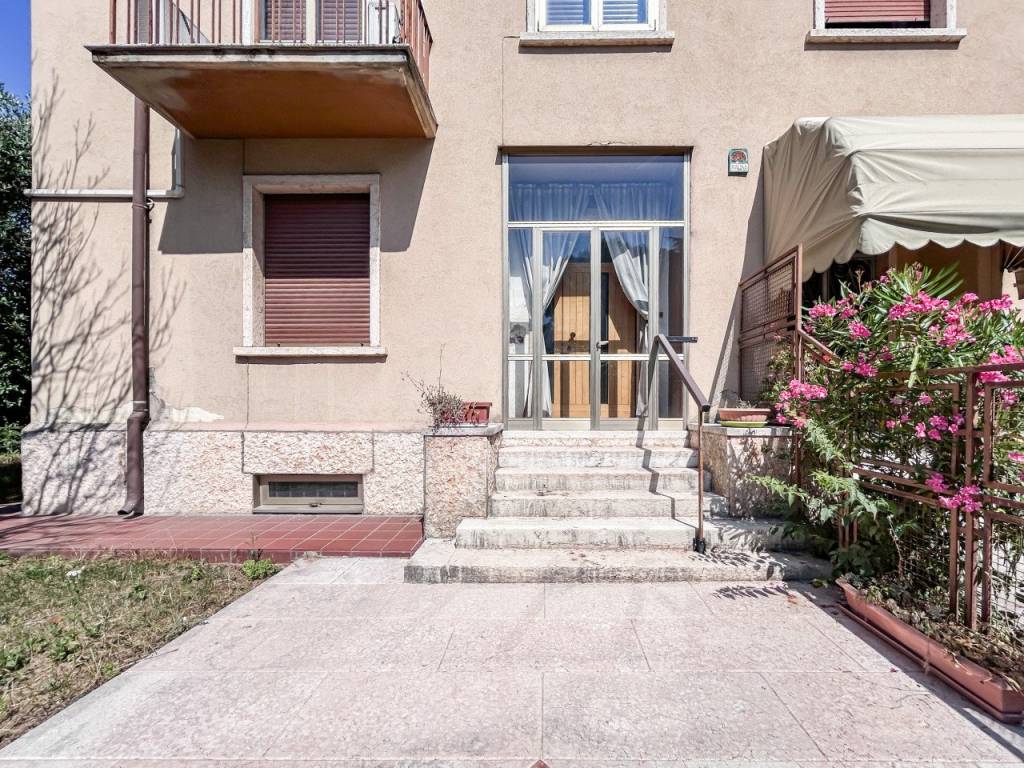 Villa a Villafranca di verona in Via della Maddalena - Foto 3