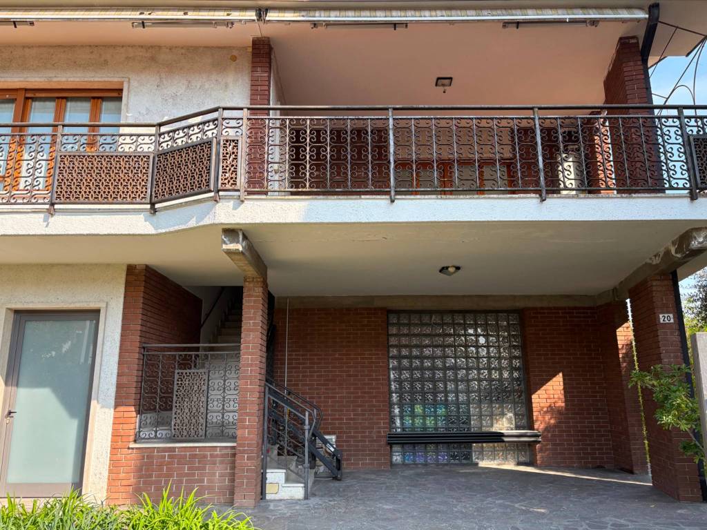 Appartamento a Peschiera del garda in Viale Federico Marzan, 20 - Foto 2