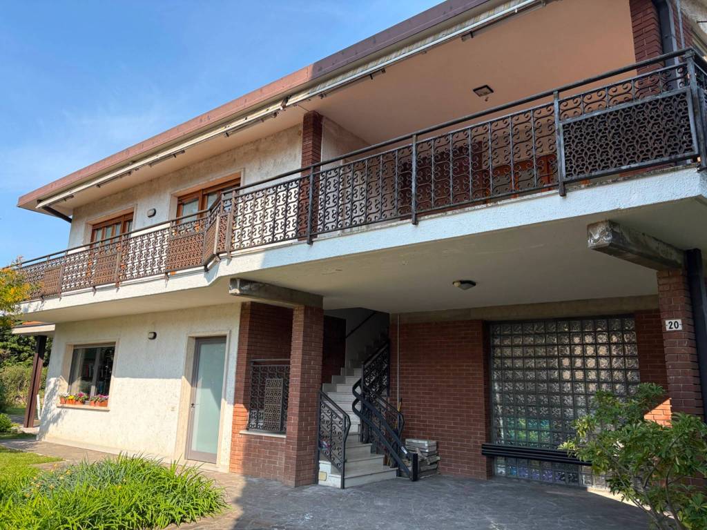 Appartamento a Peschiera del garda in Viale Federico Marzan, 20 - Foto 3