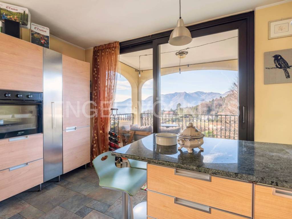 Villa a Luino in Via Crevella, 2 - Foto 4