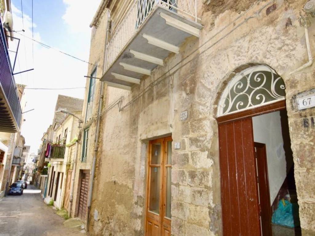 Villa a Canicattì in Via Ciro Menotti - Foto 2