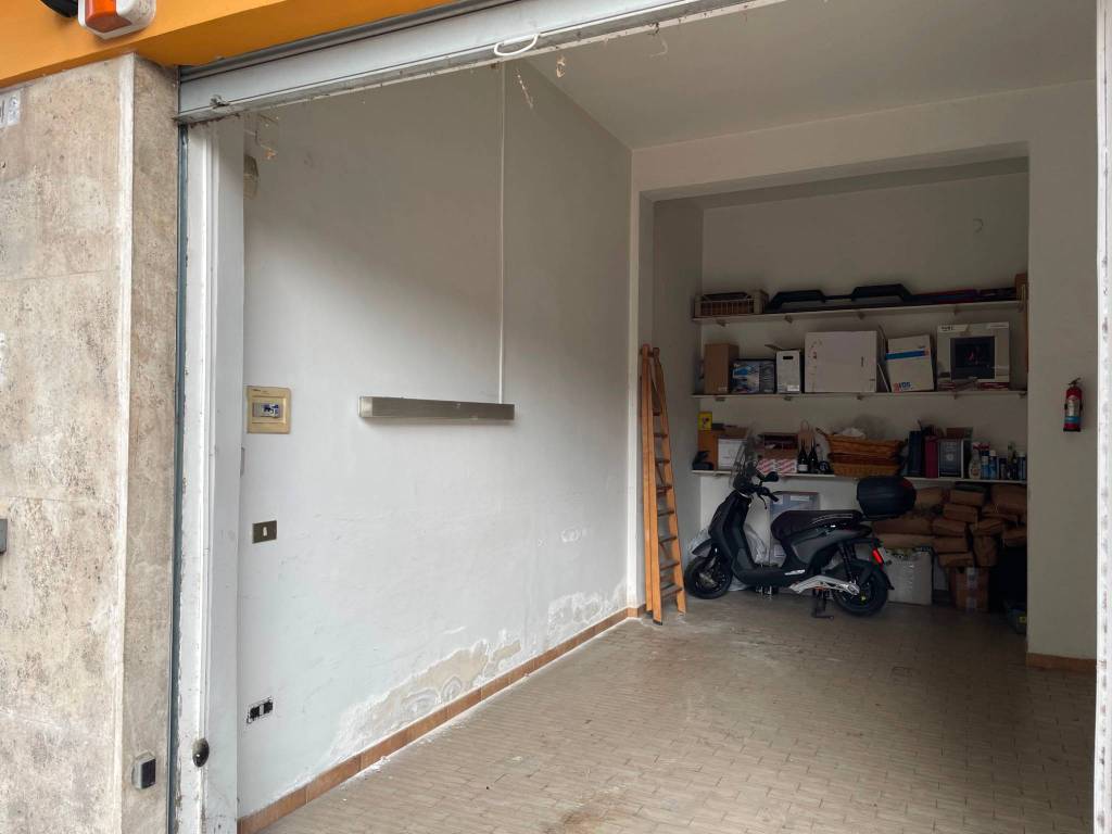 Box / garage a Pescara in Via Caduta del Forte - Foto 2
