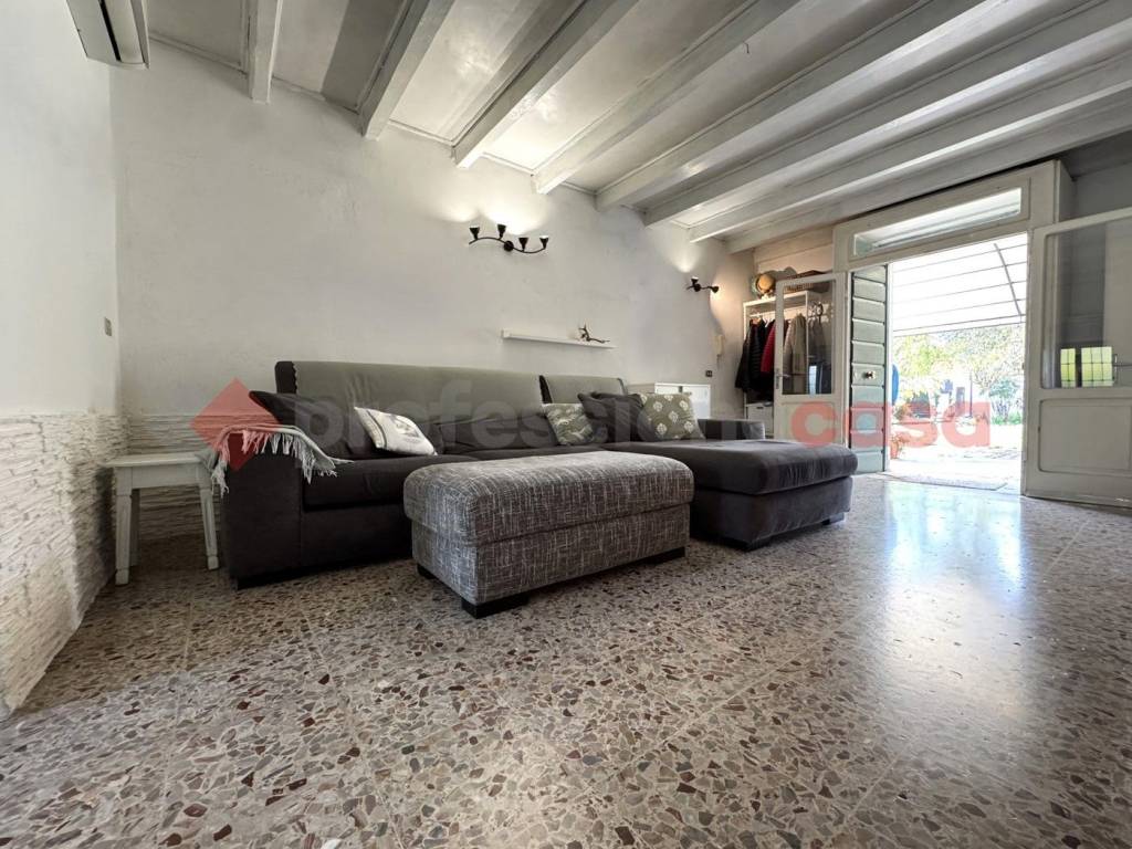 Casa indipendente a Erbè in Via Chiesa - Foto 2