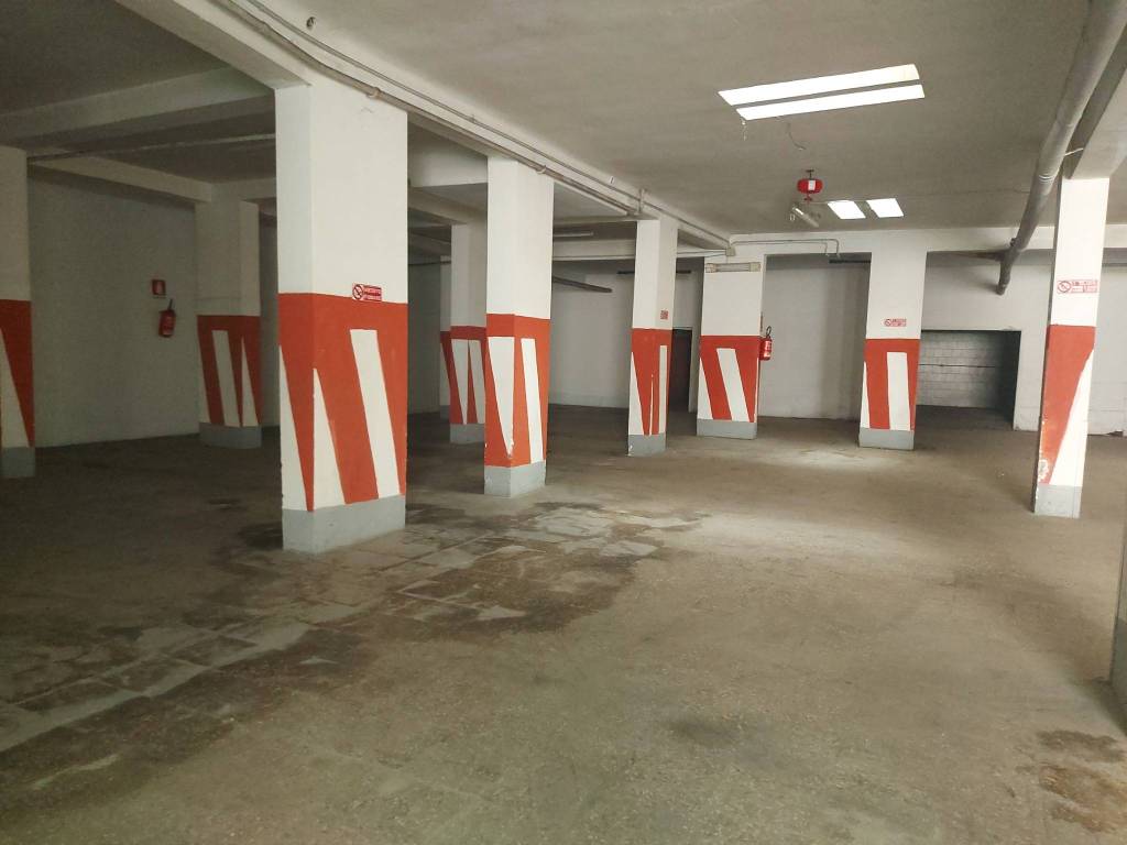 Box / garage a Taranto in Via Lucania, 164 - Foto 2