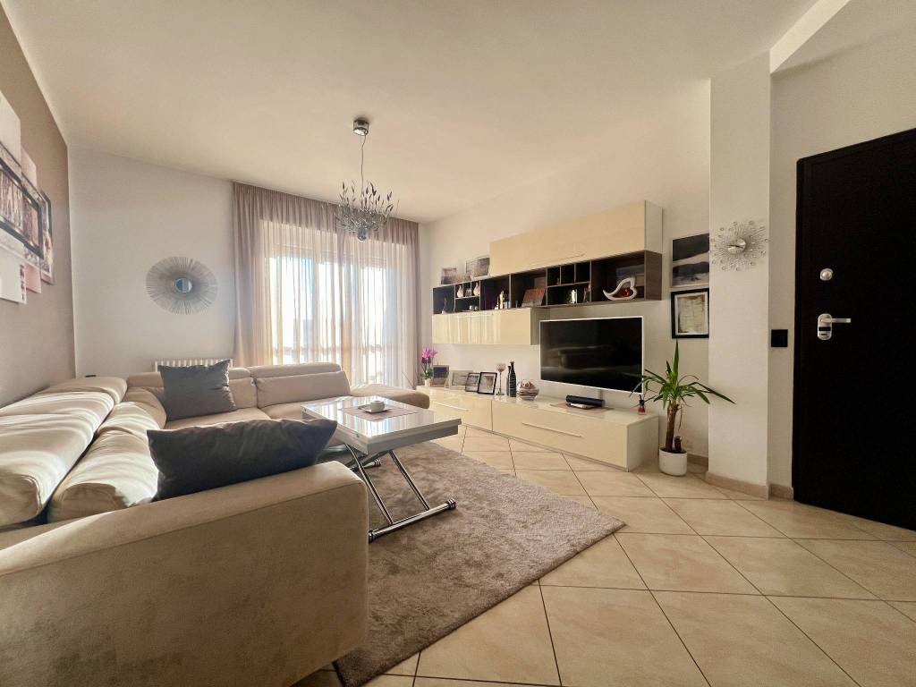 Appartamento a Alba in Corso Fratelli Bandiera, 21 - Foto 2