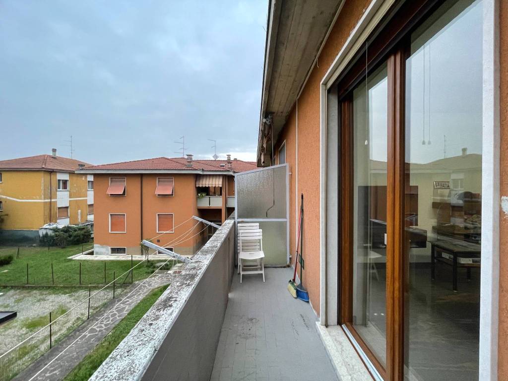 Appartamento a Piacenza in Strada del Voltone Decca di Roncaglia - Foto 4