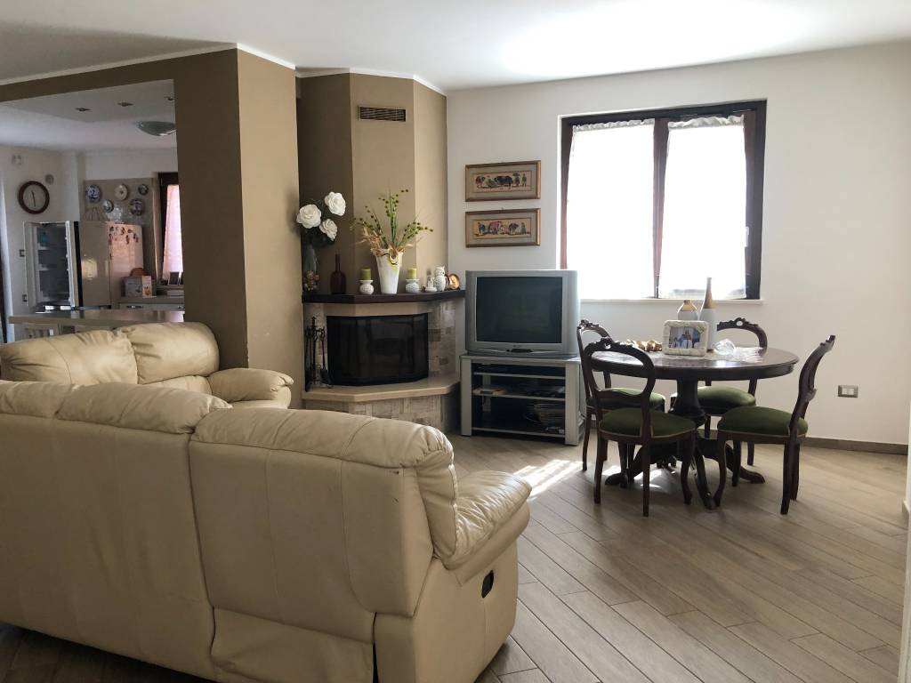 Villa a San cipriano picentino in Via Vicenza - Foto 2