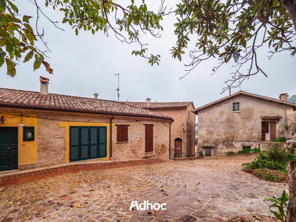 Casa indipendente a Cartoceto in Via Camillo Benso di Cavour, 6 - Foto 2