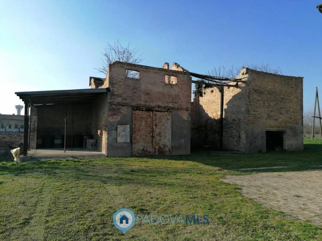 Rustico / casale a Arzergrande in Via Comunanze S.N.C. - Foto 2