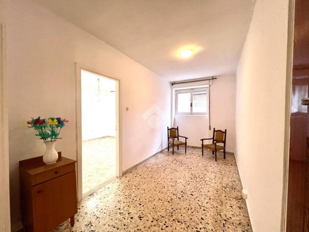 Appartamento a Ceglie messapica in Via Carlo Pisacane, 39 - Foto 2