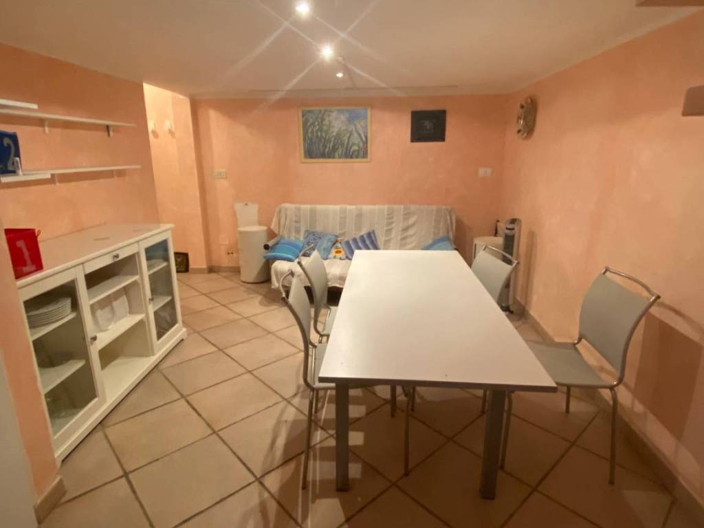 Appartamento a Finale ligure in Via Cristoforo Colombo - Foto 5