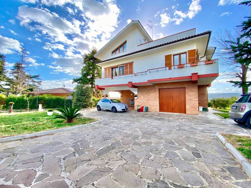 Villa a Castelfidardo in Via Dante Alighieri - Foto 2