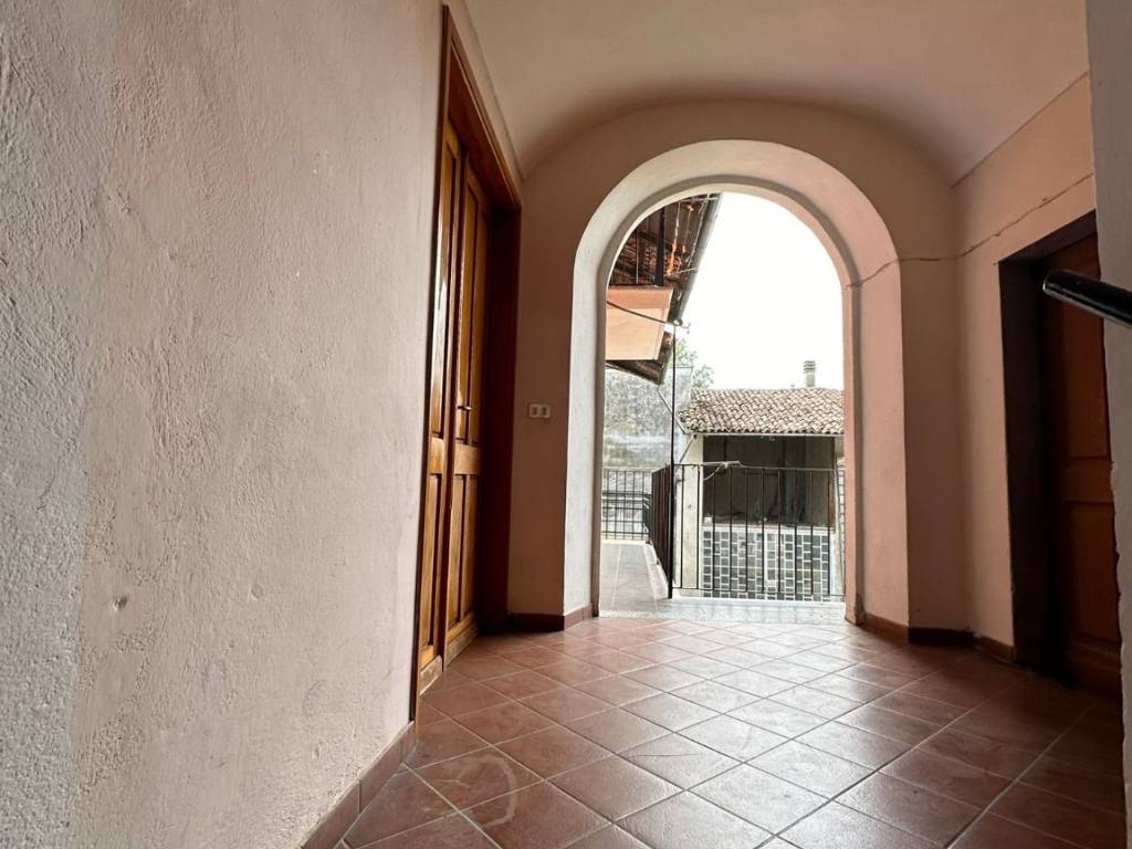 Appartamento a Alice castello in Piazza Giovanni Crosio, 31 - Foto 4