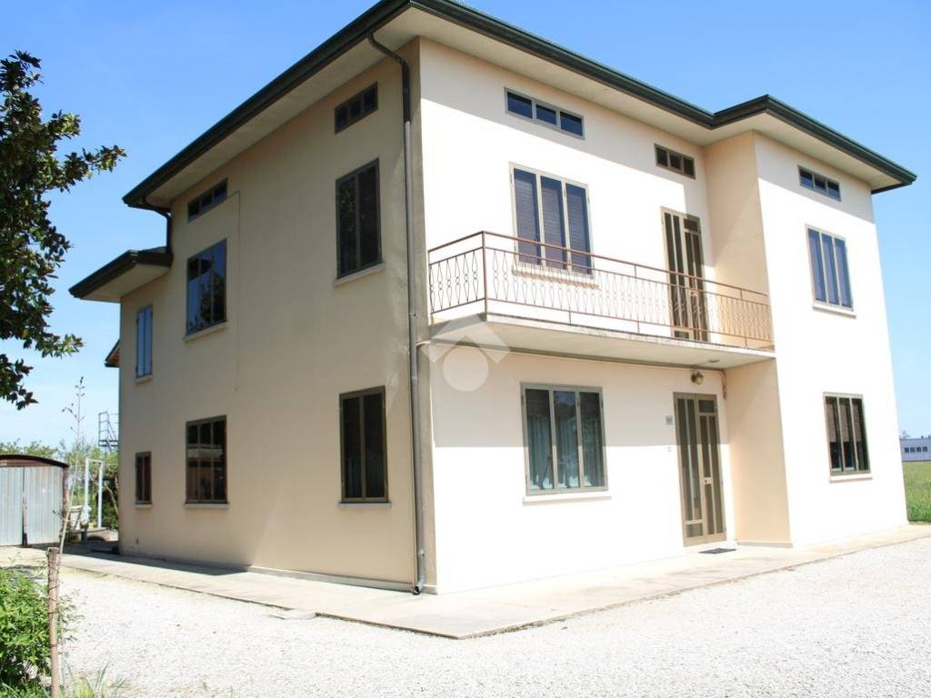 Villa a Portogruaro in Casa singola Viale Trieste, 177 - Foto 2