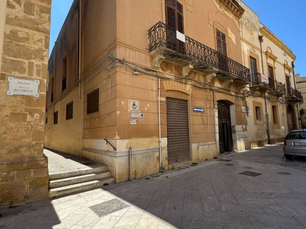 Palazzo / stabile a Mazara del vallo in Piazza della Repubblica - Foto 3