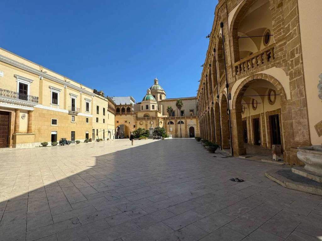 Palazzo / stabile a Mazara del vallo in Piazza della Repubblica - Foto 5