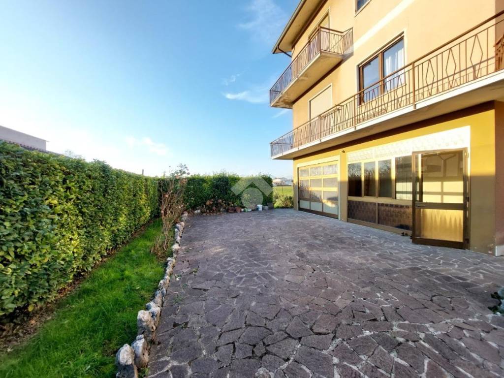 Villa a Sandrigo in Via san francesco di paola, 10 - Foto 2