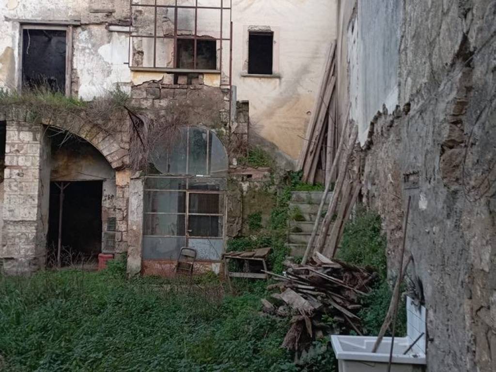 Palazzo / stabile a Caserta - Foto 2