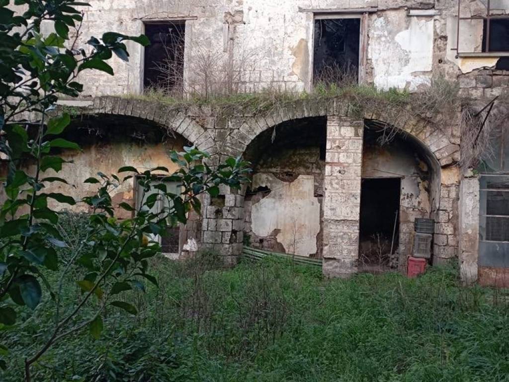 Palazzo / stabile a Caserta - Foto 3