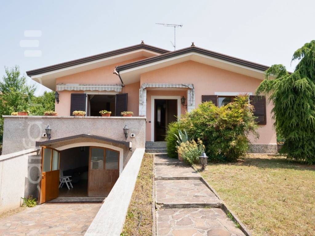 Villa a Castiglione delle stiviere in Via Pablo Neruda, 15 - Foto 2
