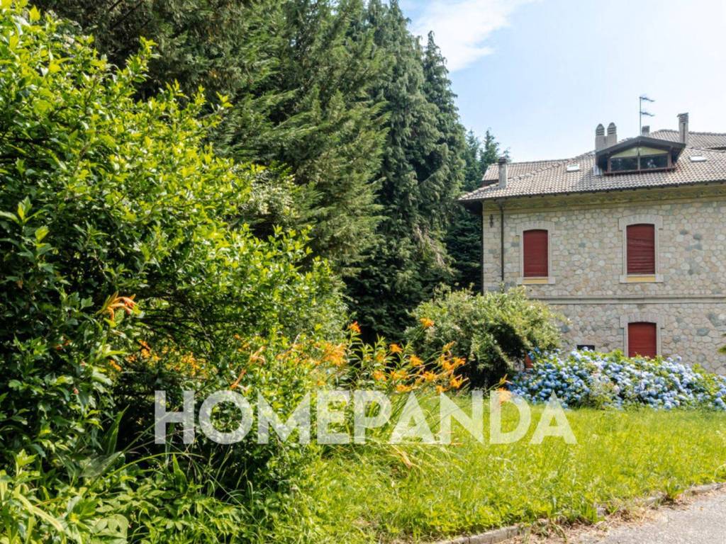 Appartamento a Gignese in Viale Mottino, 9 - Foto 2
