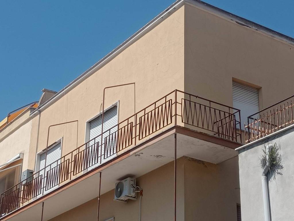 Appartamento a Aprilia in Via dei Peri, 43 - Foto 2