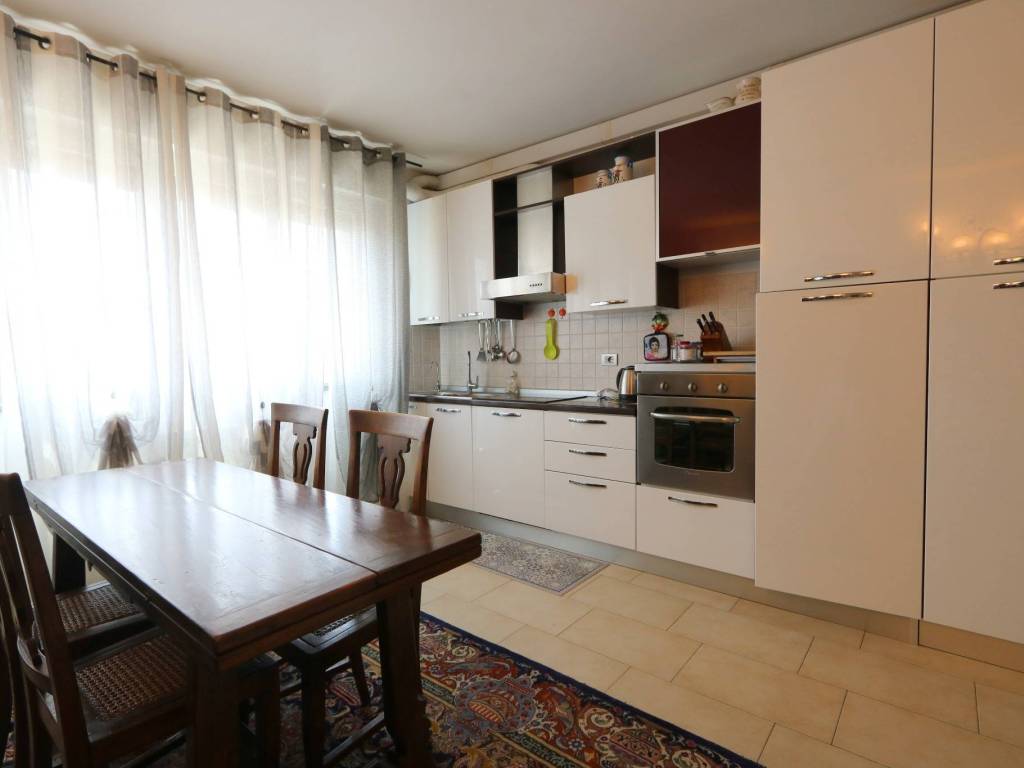 Appartamento a Pontedera in Via Roma - Foto 2