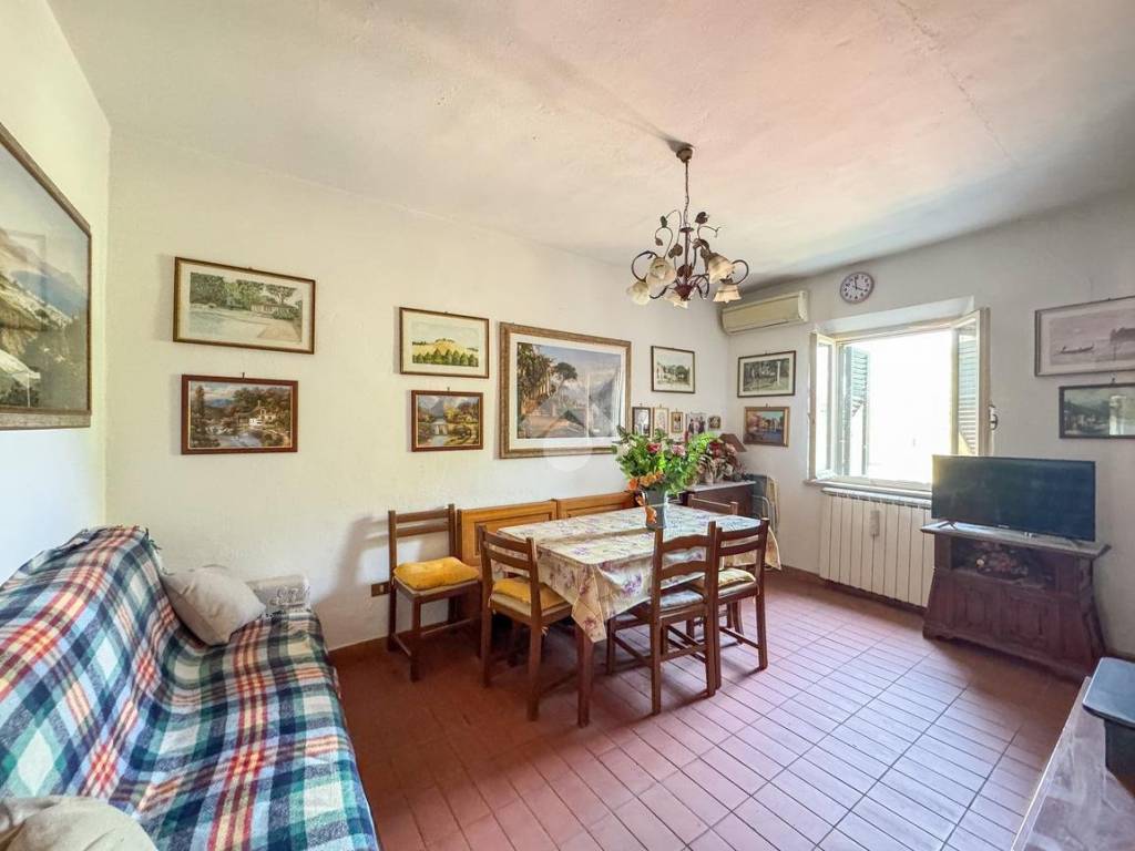 Appartamento a Pontedera in Via Vittorio Veneto, 29 - Foto 2