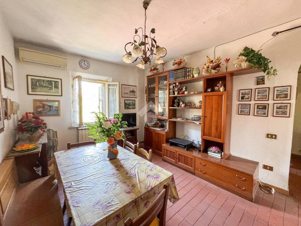 Appartamento a Pontedera in Via Vittorio Veneto, 29 - Foto 4