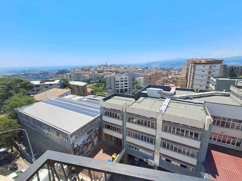 Appartamento a Catanzaro in Via Edmondo Buccarelli - Foto 3