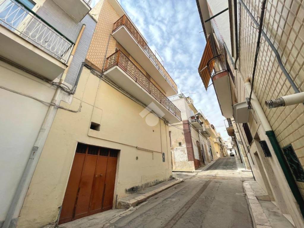 Casa indipendente a Canosa di puglia in Via Roma, 36 - Foto 3
