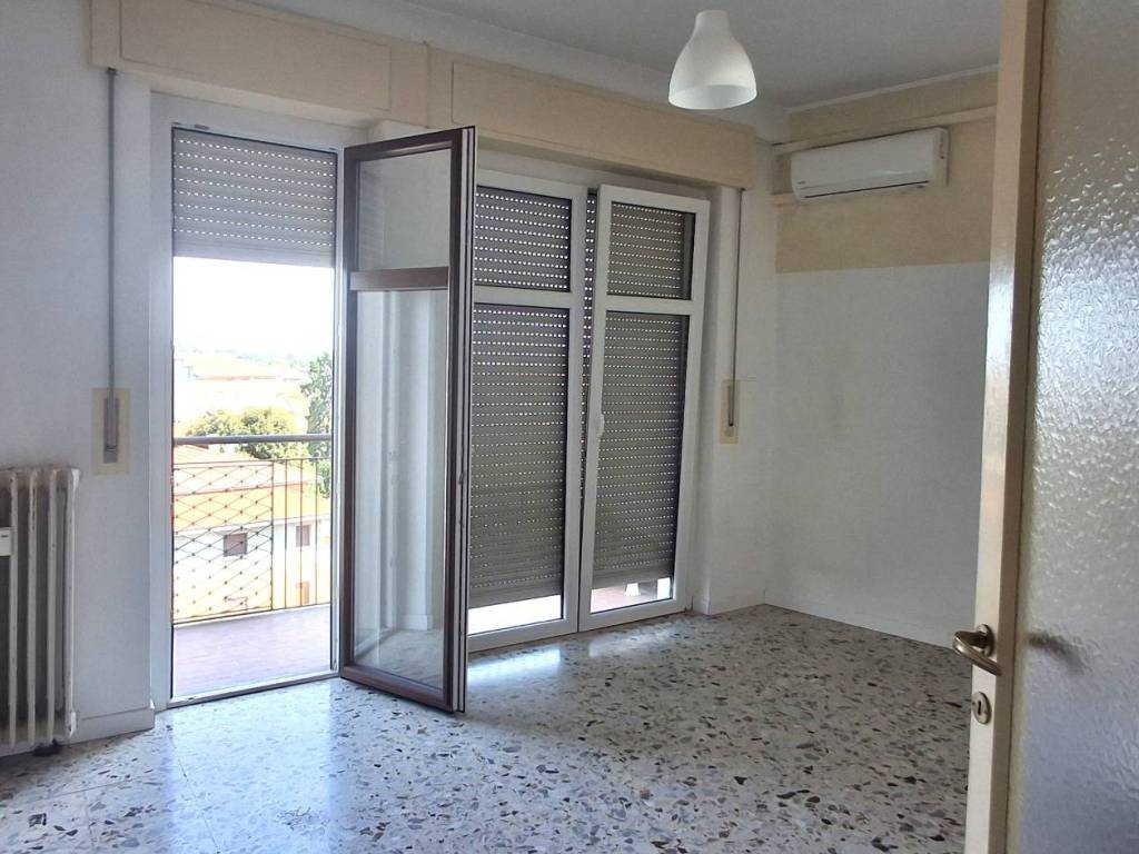 Appartamento a Novara in Via Andrea Costa - Foto 2