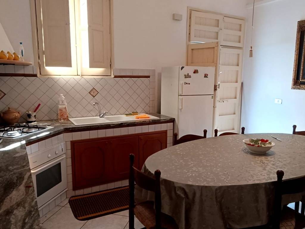 Casa indipendente a Cinisi in Via Venuti - Foto 4