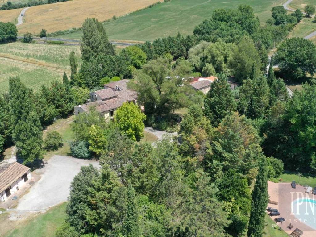 Rustico / casale a Gubbio in Strada Statale di Gubbio e Pian d'Assino - Foto 5