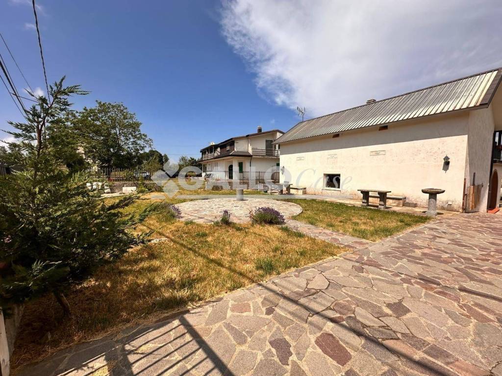 Villa a Spezzano della sila in Via delle Giunchiglie - Foto 3