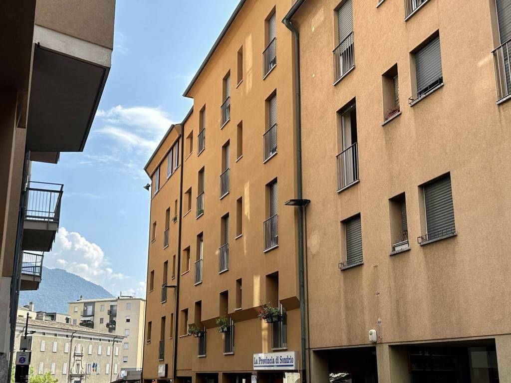 Appartamento a Morbegno in via Caccia Dominioni, 19 - Foto 4