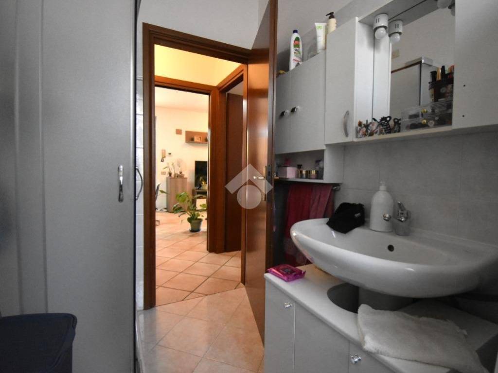 Appartamento a Castiglione delle stiviere in Via Bernardo Ordanino, 46 - Foto 4