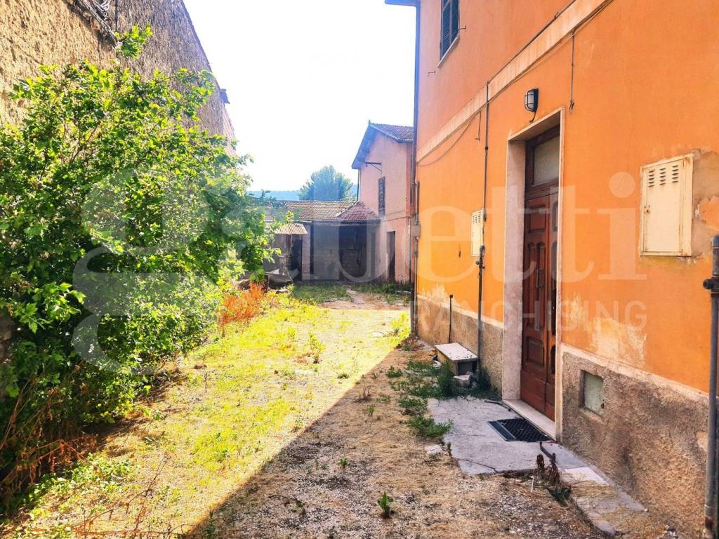 Casa indipendente a Avezzano in VIA PERTINI, 22 - Foto 5