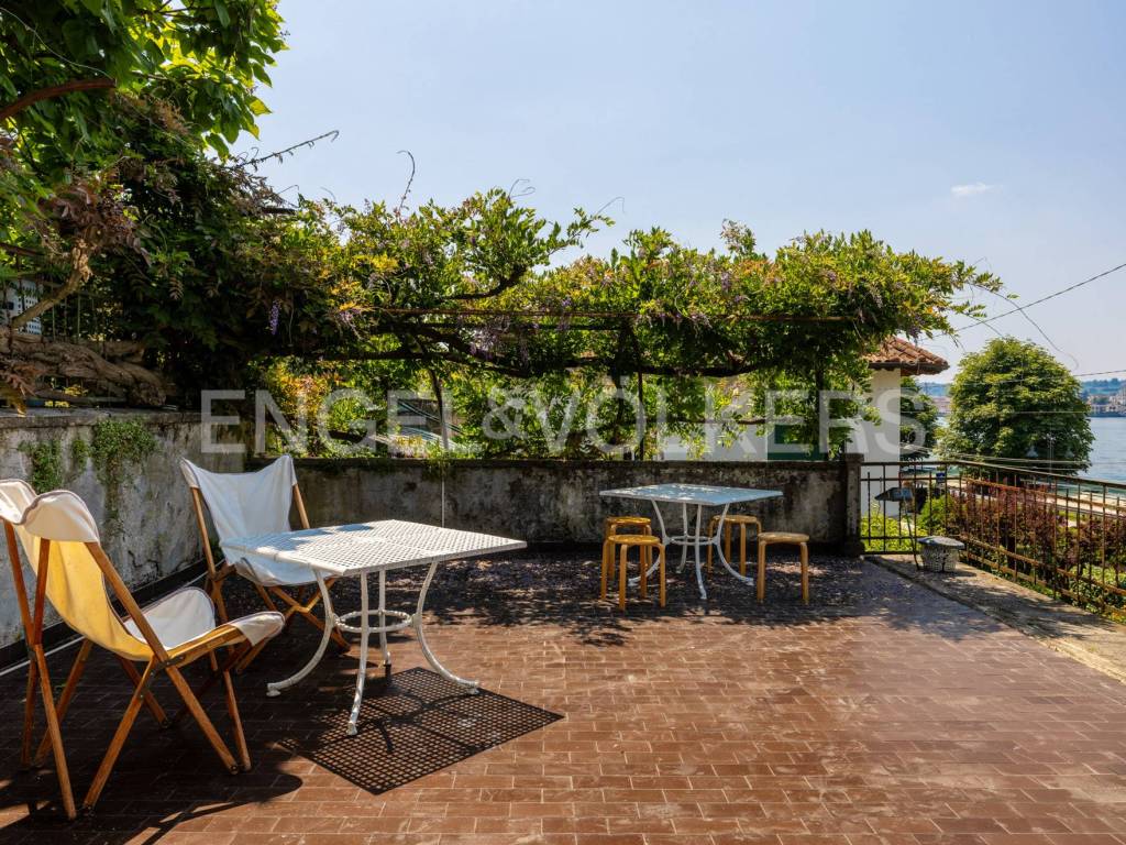 Appartamento a Angera in Viale Pietro Martire, 37 - Foto 4