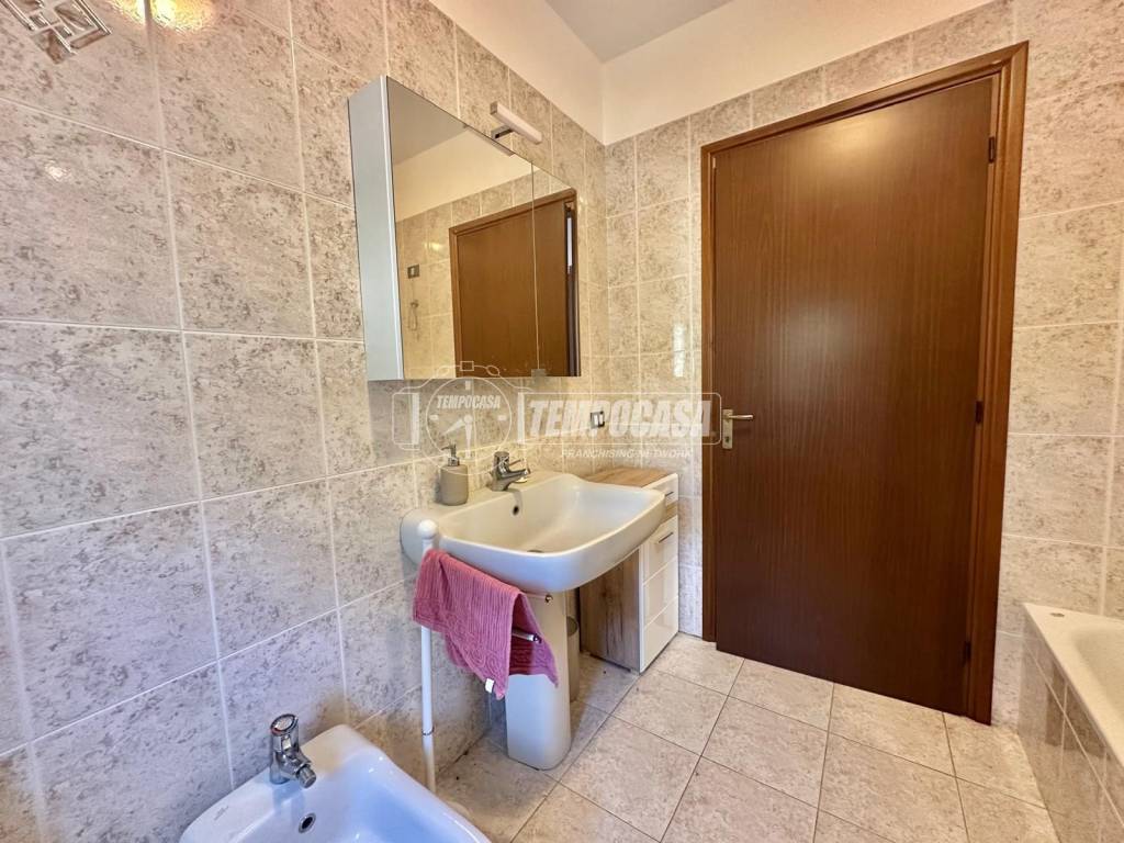 Appartamento a Porto mantovano in Viale Partigiani - Foto 5
