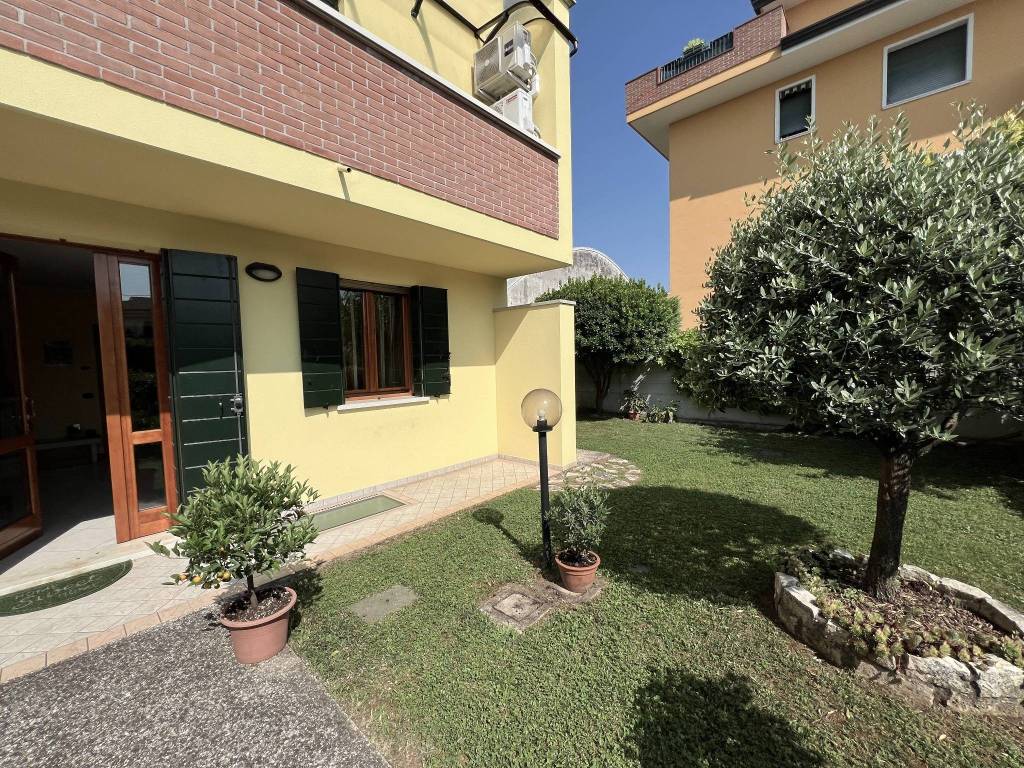 Villa a Selvazzano dentro in Via Redipuglia - Foto 3