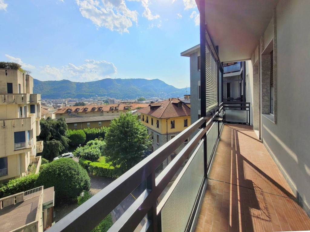 Appartamento a Como in Via Tommaso Grossi, 36 - Foto 4